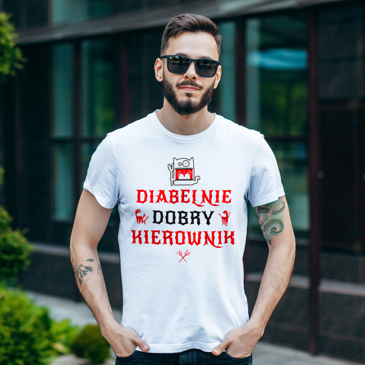 Diabelnie Dobry Kierownik - Męska Koszulka Biała