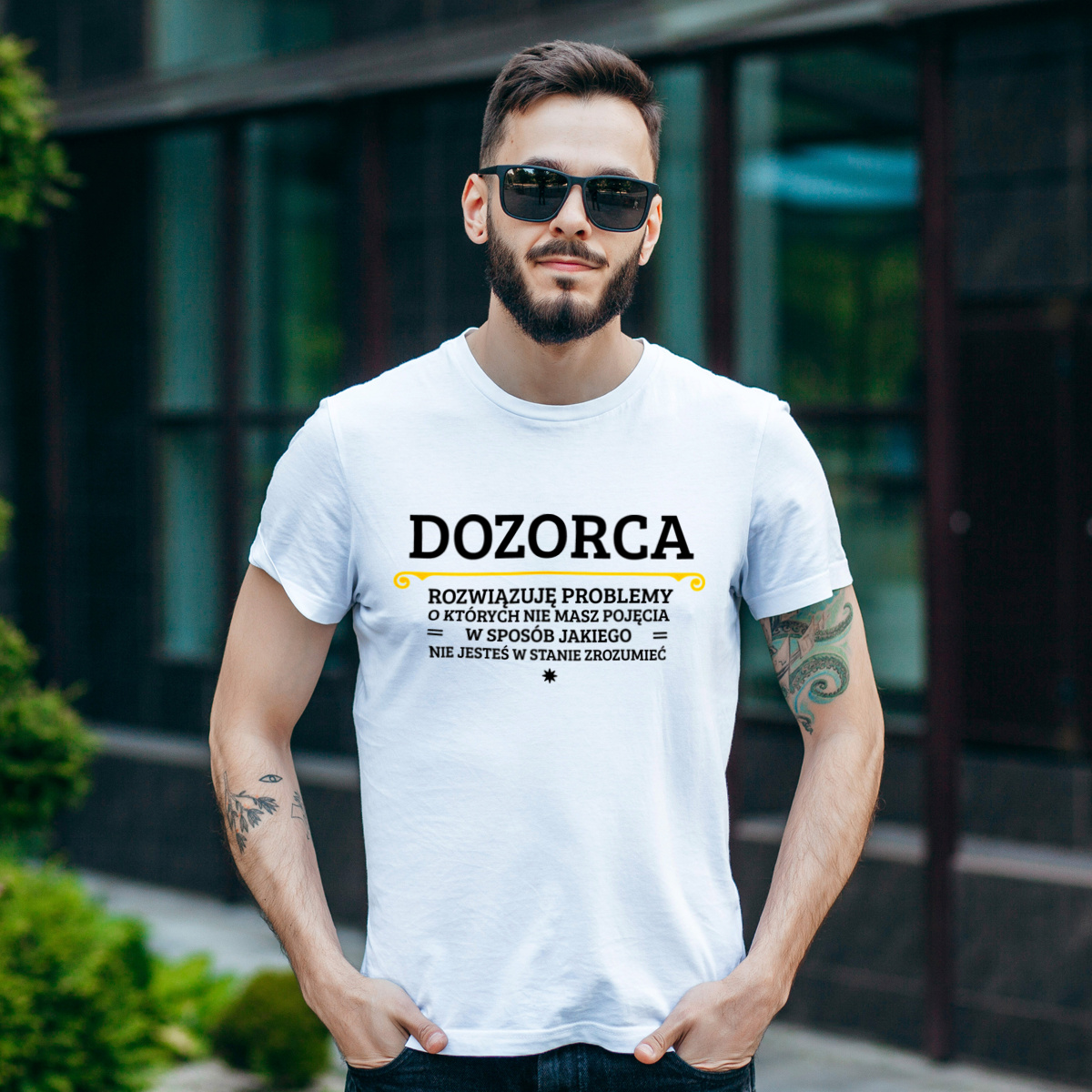 Dozorca - Rozwiązuje Problemy O Których Nie Masz Pojęcia - Męska Koszulka Biała