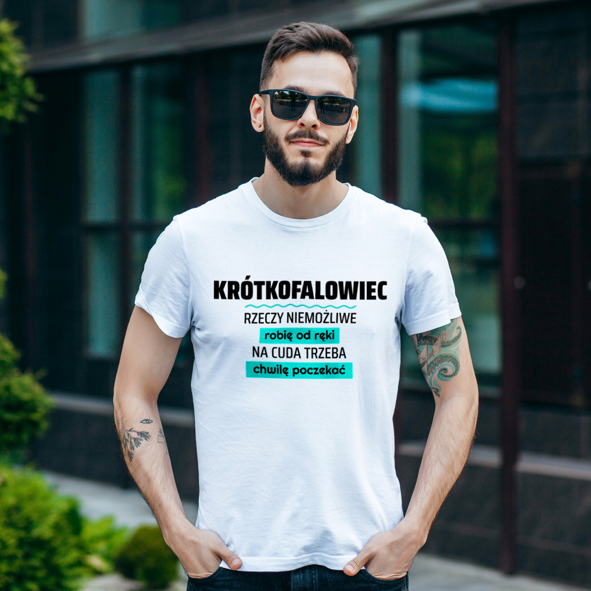 Krótkofalowiec - Rzeczy Niemożliwe Robię Od Ręki - Na Cuda Trzeba Chwilę Poczekać - Męska Koszulka Biała