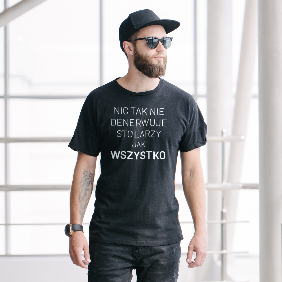 Nic Tak Nie Denerwuje Stolarzy Jak Wszystko - Męska Koszulka Czarna