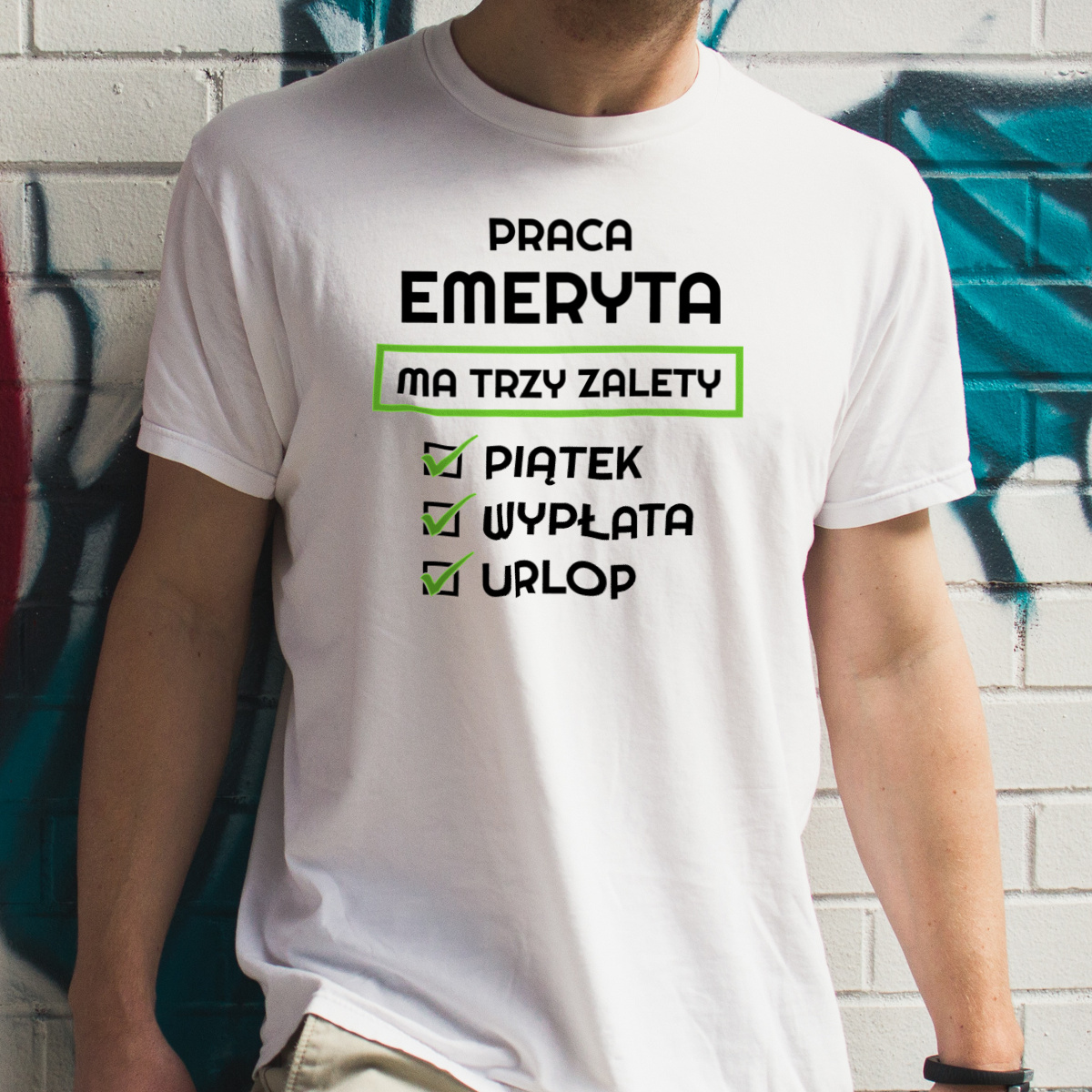 Praca Emeryta Ma Swoje Trzy Zalety - Męska Koszulka Biała